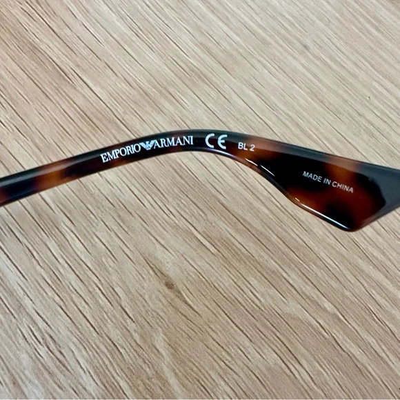 Authentic Emporio Armani Vintage Tortoise Women’s Classic Sunglasses 9685/S - Picture 10 of 11